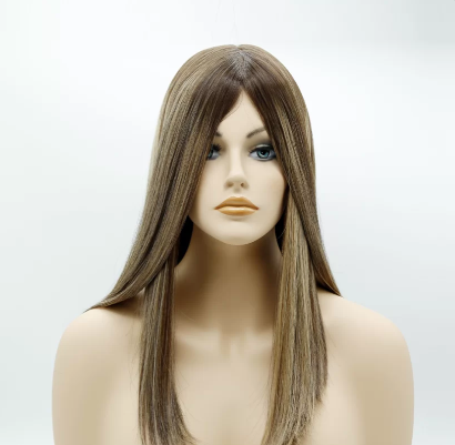 Sleek Straight Hair for Sophisticated Dinner Dates